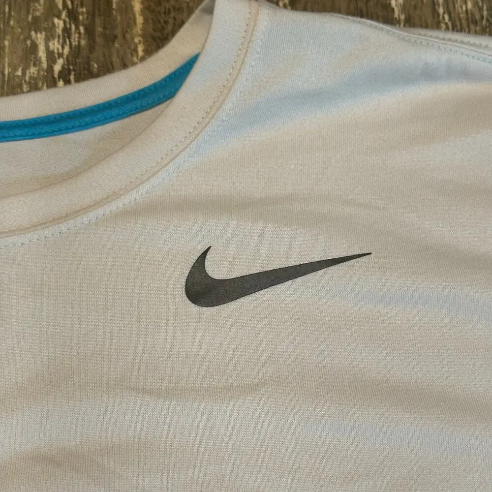 Nike N7 Dri-Fit Southwest Graphic Print Long Sleeve Light Gray Men’s Size L
